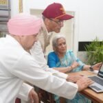 श्रीमहंत देवेन्द्र दास जी महाराज ने आखर शब्दकोश एप का किया उद्घाटन