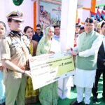 मुख्यमंत्री ने पुलिस स्मृति दिवस पर शहीद जवानों को दी श्रद्धांजलि, परिजनों को किया सम्मानित